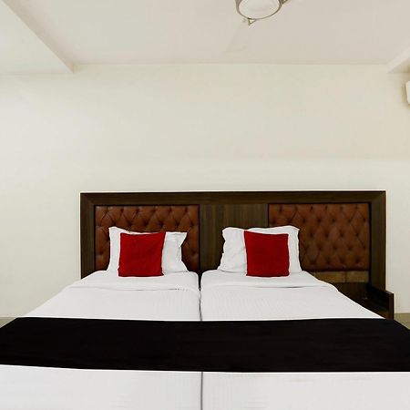 Townhouse Halcyon Deccan Inn Near Shilparamam Kondapur  Exterior foto