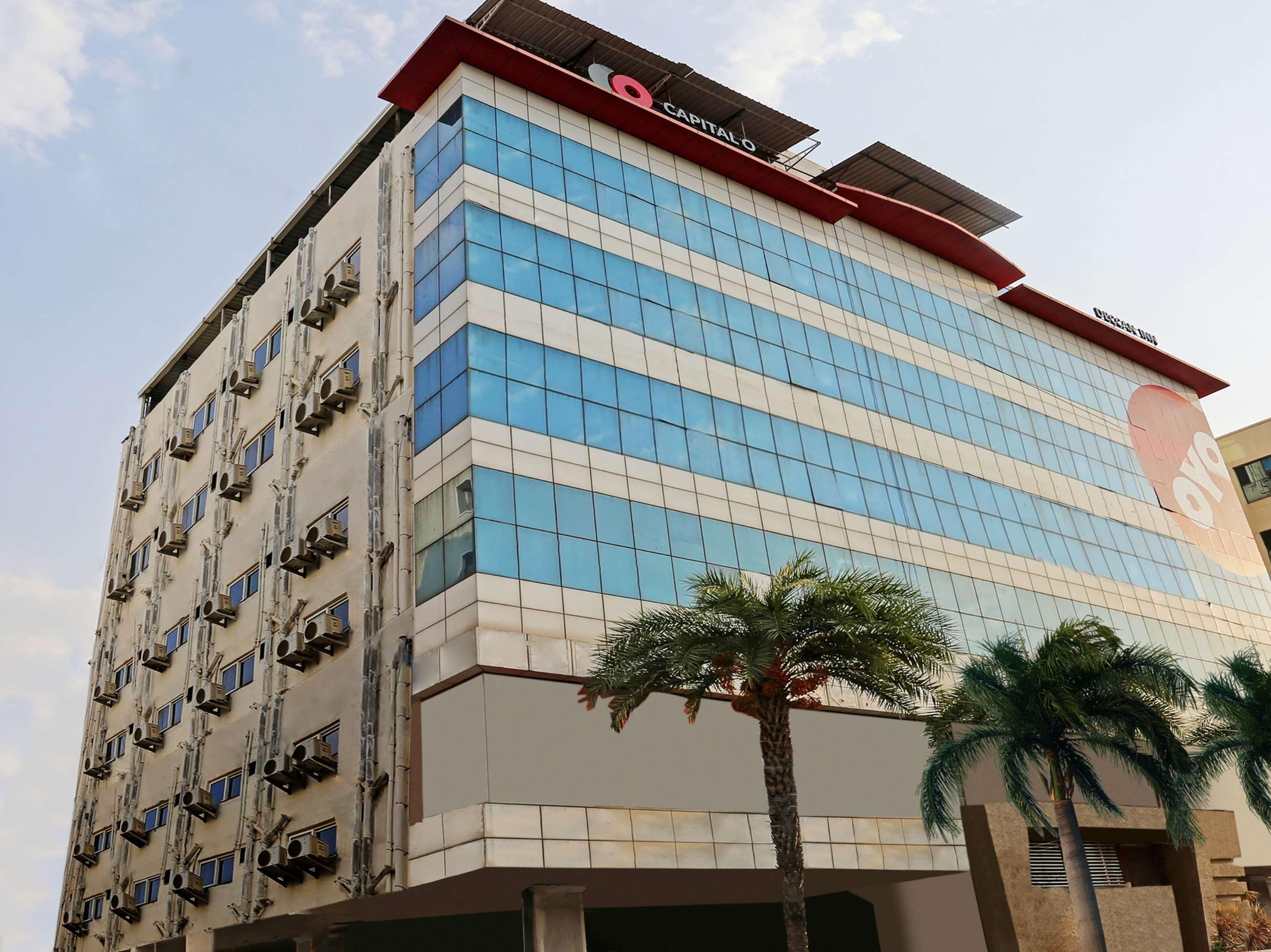Townhouse Halcyon Deccan Inn Near Shilparamam Kondapur  Exterior foto